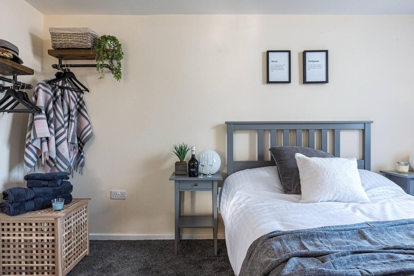 Dudley-Hospital-3Bed-Parking-Long Stay-Contractor Brierley Hill Ngoại thất bức ảnh