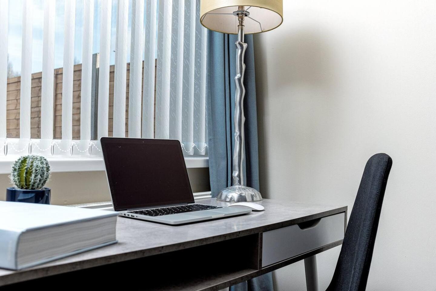 Dudley-Hospital-3Bed-Parking-Long Stay-Contractor Brierley Hill Ngoại thất bức ảnh